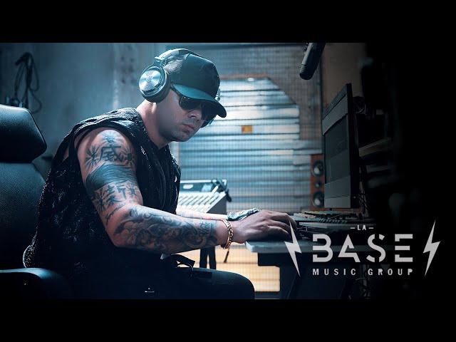 Wisin, De la Ghetto - A Distancia (Lyric Video)