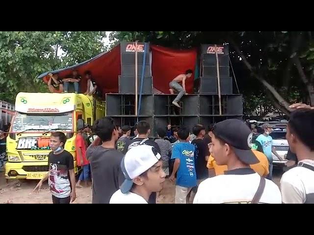 Cek sound ,one sound system' pantai BALEKAMBANG