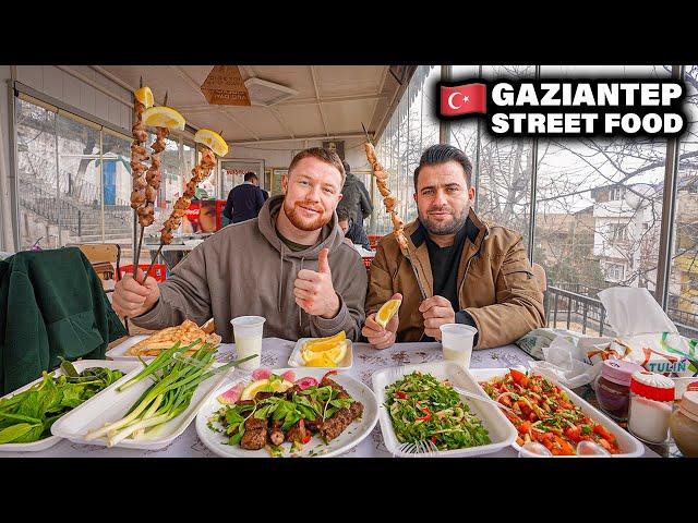 Gaziantep Food Tour 5 - Nohut Dürüm und Kebabs mit dem Künefe König