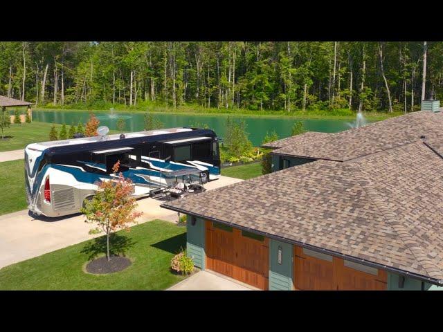 Motorcoach Lot Shopping at Hearthside Grove Lake Erie