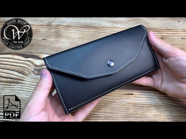 Making a vegetable-tanned leather clutch by #wildleathercraft. Free pattern PDF.