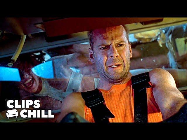 “Please Help” | The Fifth Element (Bruce Willis, Milla Jovovich)