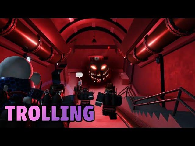 Pressure Dev TROLLING in 50 Player Lobbies (Roblox)