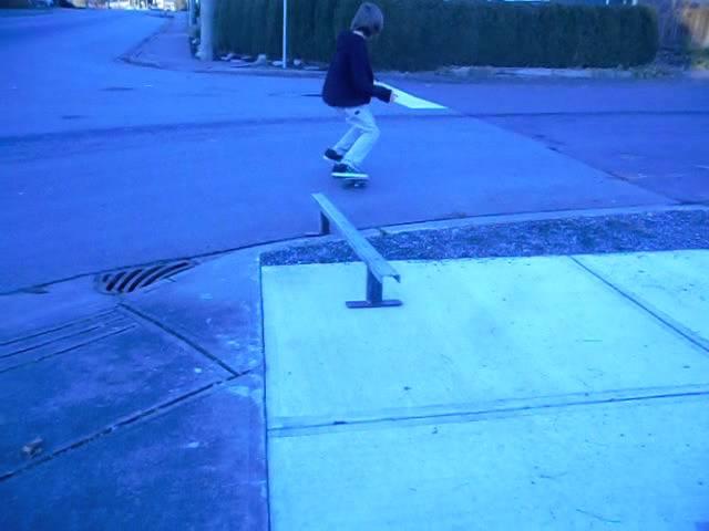 These kids suck at skateboarding