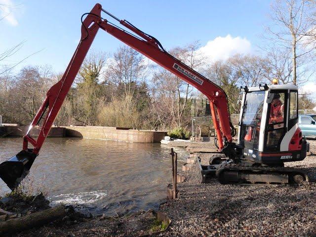 Kubota 101 4 tonne long reach excavator!