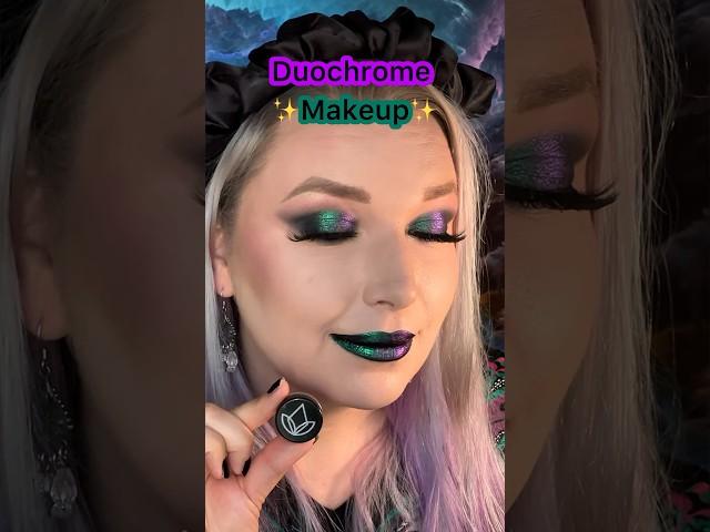 Duo chromatic madness from Vex Beauty🪲 #makeup #duochromeeyeshadow