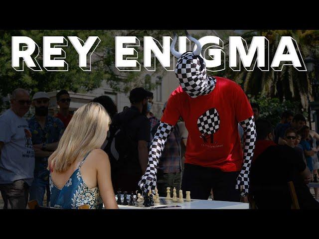 I Played The Mysterious Rey Enigma (Spanish w. English subtitles)