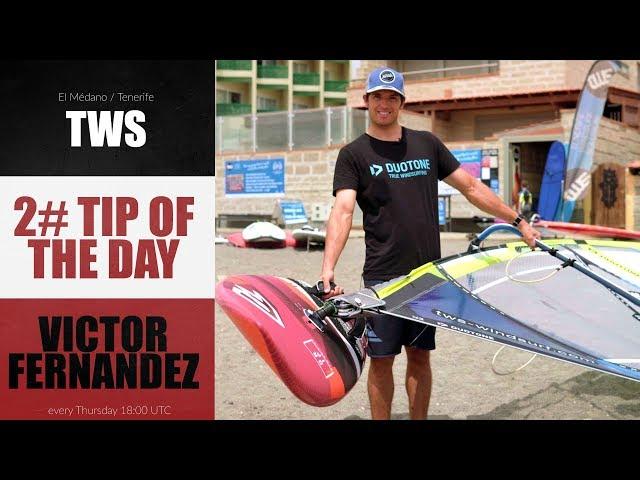 2# TIP OF THE DAY - Victor Fernandez - carrying your board by the outside footstrap