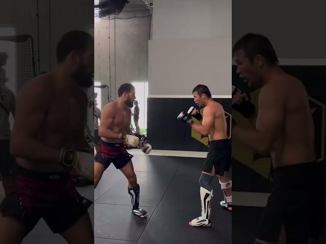 Nassourdine Imavov et Shavkat Rakhmonov en sparring 