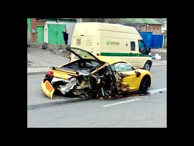 He crashed the Audi R8 in a few seconds