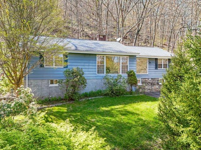 21 Tinker Hill Road Putnam Valley, NY 10579