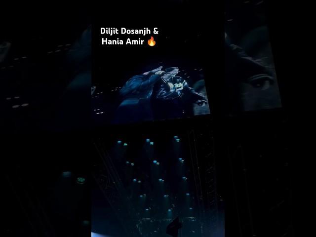 Diljit Dosanjh humble gesture calls Hania Amir on stage  #haniaamir #diljitdosanjh #IndoPak️