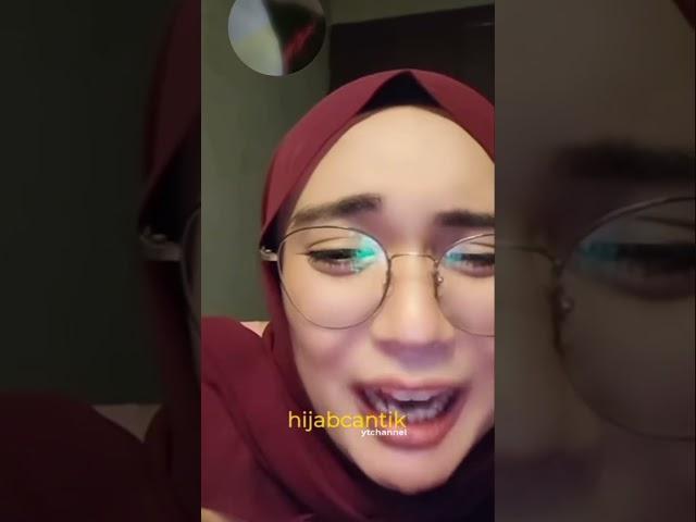 live hijab cantik mendesah