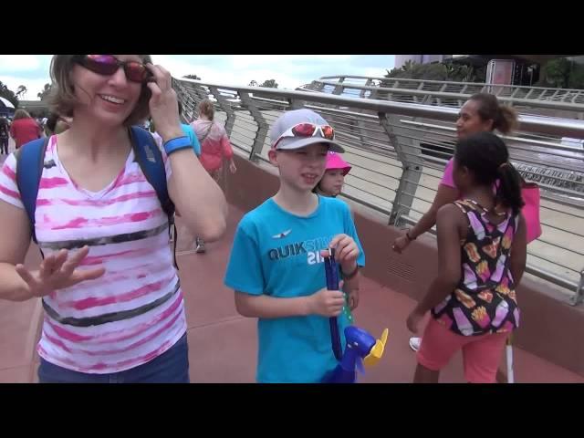 2015/07/15 exploring Epcot on our first day