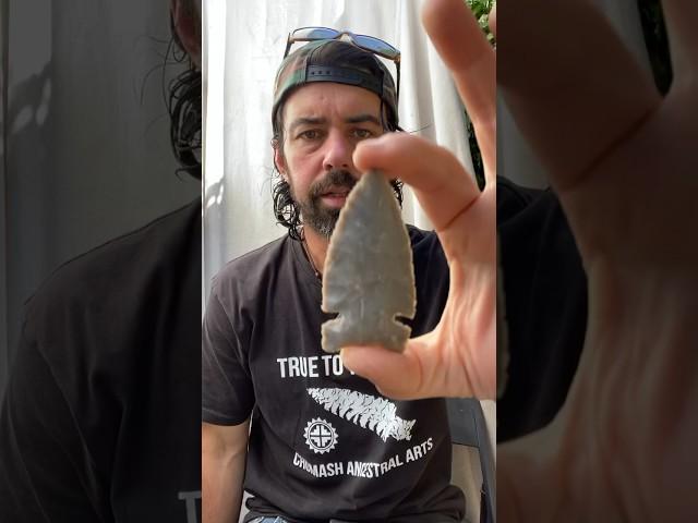 Making a Flint Arrowhead #primitivetechnology #flintknapping #arrowheads #survival #asmr #handmade