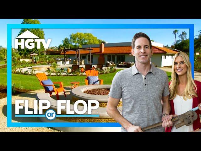 Perfect Home For Indoor Outdoor Living! | Flip or Flop | HGTV