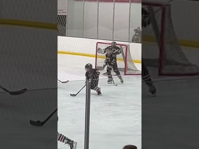 Cross-overs! Mites vs. Squirts. Fun game. #8yearold #hockeyplayers #skills #sports #speed #44