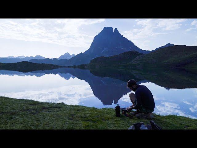 PYRÉNÉES - Bivouac en Solitaire au Refuge d'Ayous (sous l'orage)