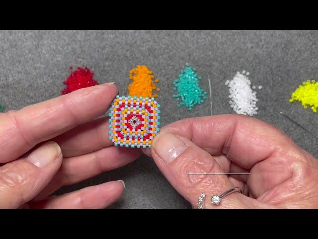 HOW TO BEAD A FLAT PEYOTE SQUARE