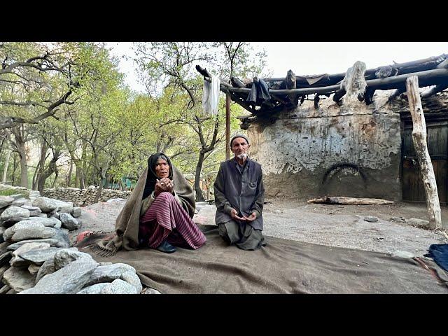 Alone Life Of Old Couple |Dada Jan Aur Dadi Jan Ke Gaon ma Akale Khubsurat Zindagi