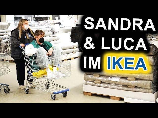 Sandra & Luca im IKEA