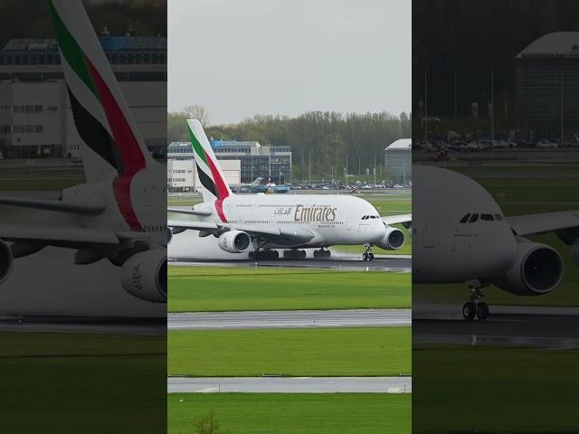 Emirates A380 CLOSEUP TAKEOFF runway 27 at EHAM #planespotting #aviation #emirates #duabi  #ytshorts