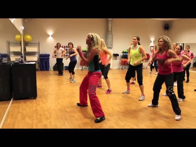 Zumba Annelie Pose Pose