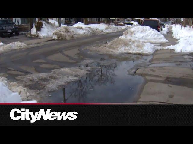 Flooding fears as snow melts in Toronto