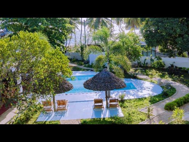 Manga Be Nosy Be Island ️ walk and look at the beach houses ️ Madagascar 