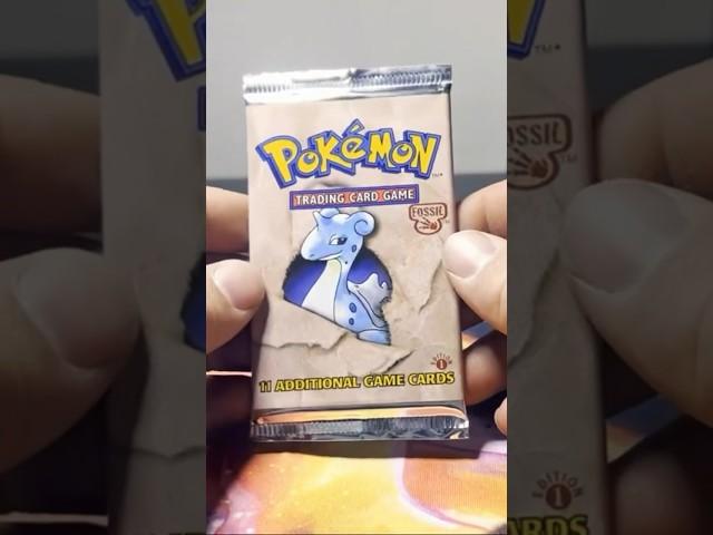 I found this 1st edition fossil pack in my Pokémon mystery box #vintagepokemoncards #fossil