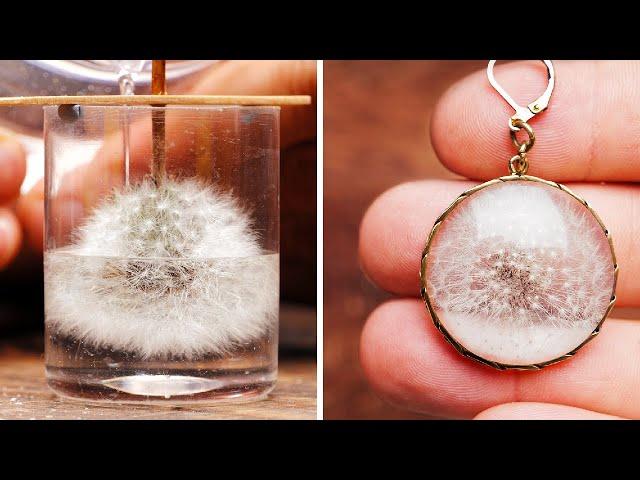 A unique piece of jewelry: Dandelion in Epoxy resin