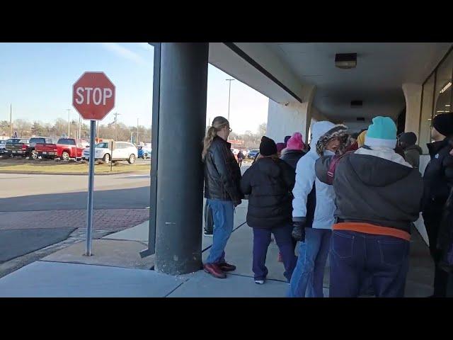 What's It Like At an Aldi Grand Opening?