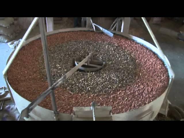 Peanut Decorticator with Flat Screen Separator and Round Gravity Separator