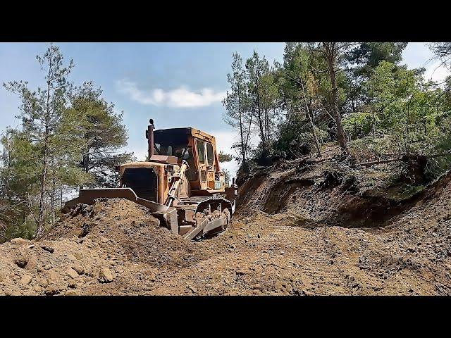 Caterpillar D7G Bulldozer ||EXPANDING THE FOREST ROAD|| CURVE EXPANSION #bulldozer #dozer #global