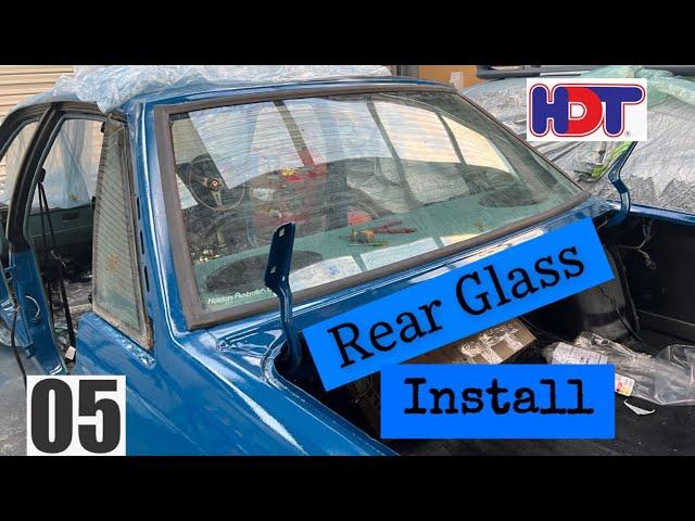 VK COMMODORE BROCK TRIBUTE: Back glass reinstallation