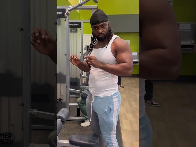 What are this ladies training for? how to thirst trap a man in the Gym smh!eee #reels #comedy #viral