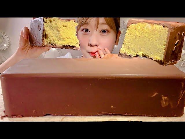 ASMR Big Dubai Pistachio Chocolate【Mukbang/ Eating Sounds】【English subtitles】