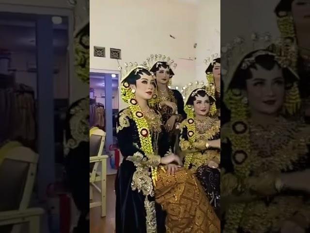 manten adat jawa nih. berkolaborasi dengan kak johan fashion. wahh cantik cantik ya #viral