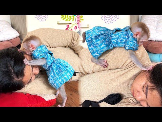 [Sleeping Beauty] Mom Sleep Very Soundly Until Lil Sweetie Maddox Kizz Her To Wake Up