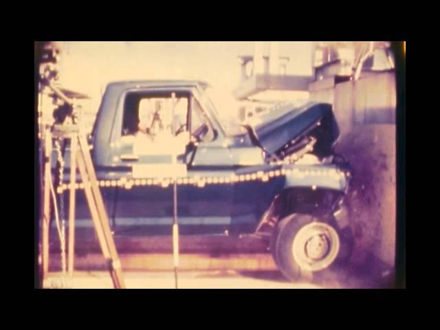 1979 Ford F-350 | Frontal Crash Test by NHTSA | CrashNet1