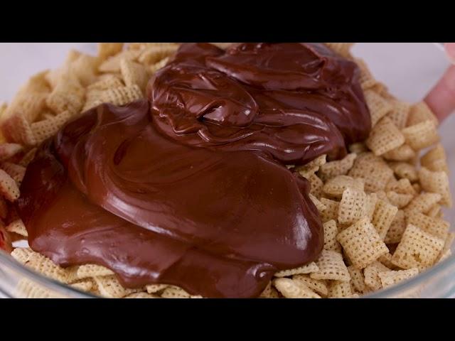 Chex Muddy Buddies | Betty Crocker Recipe