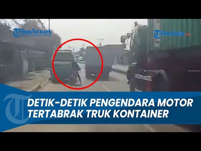 DETIK-DETIK SEORANG PEREMPUAN TERLINDAS TRUK TRAILER SAAT HENDAK MENYALIP