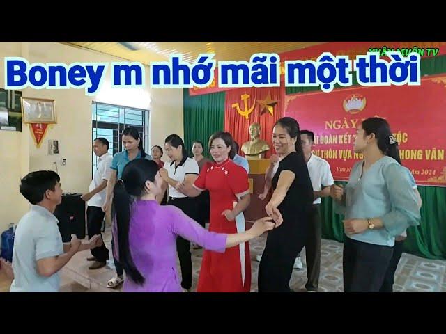 nhảy boney m tưng bừng hội Đại Đoàn Kết toàn dân tộc 2024