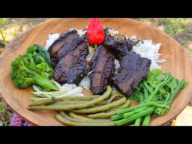 smoked local pork cook  with Aneshi fermented soyabean and fermented bamboo shoots || Naga style.