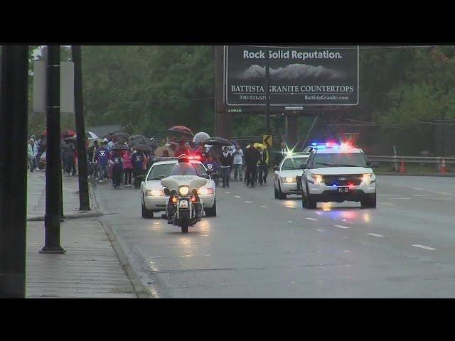 Group marches in solidarity to fight heroin