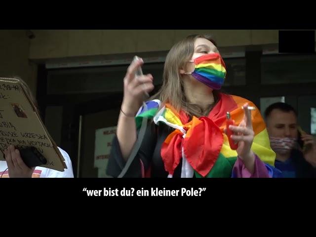 LGBT Aktivistin betet mit alter Dame - Liebe und Demut verändert alles -Menschenfischen