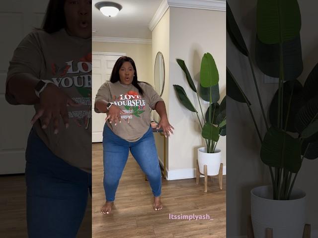 Plus Size Jeans and Graphic Tees haul Feat: Fashion Nova | itssimplyash_