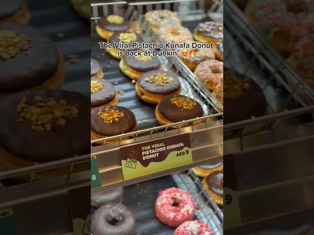 Viral Pistachio kinda donuts#shortsfeed #goviral #trendingshorts #pistacho #kunafa #dubaidesert