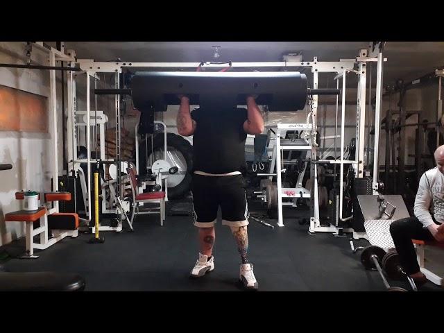 LBK amputee 140lb log press, 3 full reps, last set.