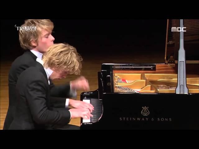 Schubert: Fantasie in F minor - Lucas & Arthur Jussen